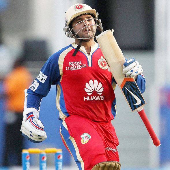 પાર્થિવે આજની મેચમાં 41 બોલમાં 129.26ના સ્ટ્રાઇક રેટથી 53 રન બનાવ્યા હતા. જેમાં પાંચ ચોગ્ગા અને બે છગ્ગાનો સમાવેશ થતો હતો. 