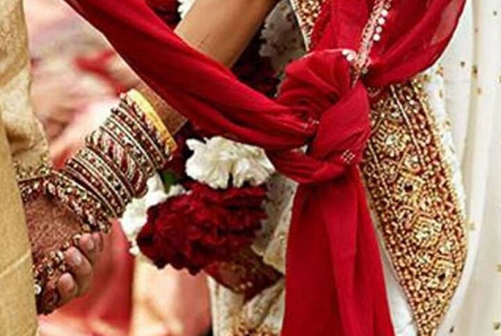 એક પીડિતાએ જણાવ્યું કે, મુમતાઝ ડ્રગ્સની હેરાફેરીમાં પણ સંડોવાયેલો છે. તેણે પીડિતાઓને પણ ડ્રગ્સની દાણચોરીમાં સામેલ કરવાની કોશિશ કરી હતી. હાલ પીડિત યુવતીઓના પરિવારજનો આ મામલાની ઉચ્ચસ્તરીય તપાસ કરવાની માંગ કરી રહ્યા છે. (તસવીરોનો ઉપયોગ પ્રસ્તુતિકરણ માટે કરવામાં આવ્યો છે)