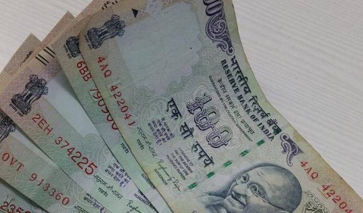 નાણાકીય વર્ષ 2016-17માં આરબીઆઈએ 100 રૂપિયાની 258.6 કરોડ પીસ નોટને ડિસ્પોઝ કરી હતી. જે છેલ્લા 2 વર્ષમાં 510 કરોડ પીસથી પણ વધારે હતું. પરિણામ સ્વરૂપે ચલણમાં વર્તમાન કુલ કરન્સીમા 100 રૂપિયાની નોટોનો હિસ્સો 10 ટકાથી વધીને 19.3 ટકા તઈ ગયો. જેમાં મોટો હિસ્સો ગંદી નોટોનો હતો.