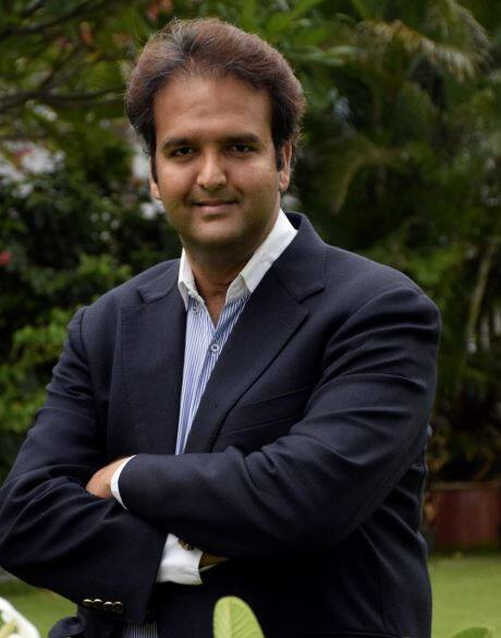 જેના પર તેમણે કહ્યું તું કે, કન્સલટન્ટ હોવાનો મતલબ છે કે તમે ક્રિકેટ જોઈ રહ્યા છો અથવા કોમેન્ટ્રી કરી રહ્યા છે. જ્યારે વ્યવસાયી બનવાનો મતલબ છે કે તમે ક્રિકેટ રમી રહ્યા છે. તમે કોમેન્ટ્રી કરીને ક્રિકેટર રમવાનું શીખી શકતા નથી. જો તમે કઈંક કરવા ઈચ્છો તો વ્યવસાયી બનો અને અત્યારથી જ તેની શરૂઆત કરો.