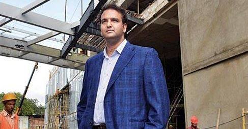 આનંદ પીરામલ.