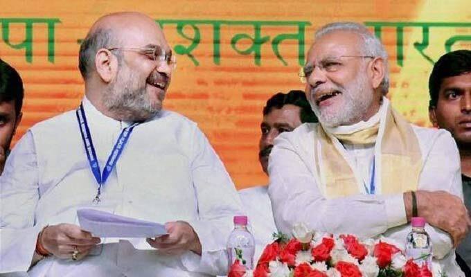 બેંગલૂરૂ: કર્ણાટકનાં મુખ્યમંત્રી સિદ્ધારમૈયાએ પ્રધાનમંત્રી નરેન્દ્ર મોદી, અમિત શાહ, બીએસ યેદિયુરપ્પા અને ભારતીય જનતા પાર્ટીને 6 પાનાની કાયદાકીય નોટીસ મોકલી આપી છે.