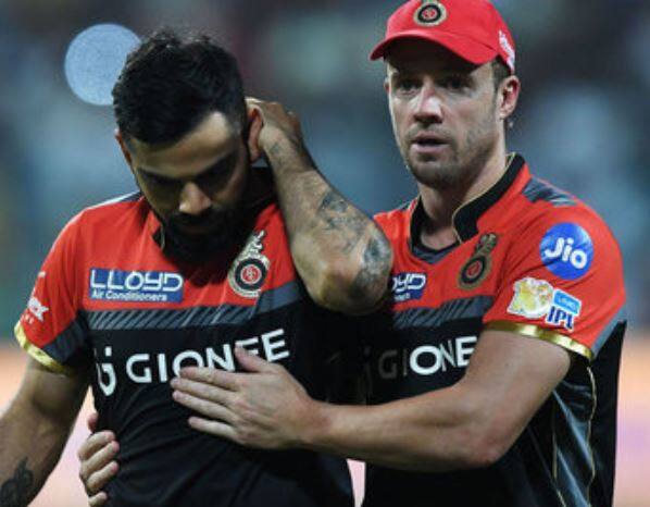 ઉલ્લેખનીય છે કે, સોમવારે RCBને સનરાઈઝર્સ હૈદરાબાદ સામે મેચ રમવાની છે. આ ટૂર્નામેન્ટ RCBનો દેખાવ સરેરાશથી પણ ઓછો રહ્યો છે. તેણે અત્યાર સુધી 9 મેચોમાંથી 3 મેચોમાં જ જીત મેળવી છે. પોઈન્ટ ટેબલમાં છઠ્ઠા ક્રમે રહેલી કોહલીની ટીમ હવે સતત જીત મેળવીને પ્લેઑફમાં પહોંચવાના પૂરતા પ્રયત્નો કરવા માગશે.