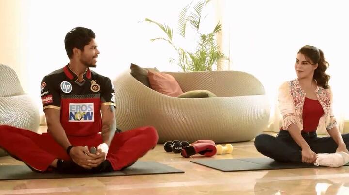 જેકલિનના ફિટ અને ફેલ ચેલેન્જમાં તમામ ખેલાડીઓ ફેલ થાય છે. જેક્લિન જે લચક સાથે યોગાસન અને બાકીની કસરતો કરે છે તેની આગળ તમામ ખેલાડીઓ ઘૂંટણ ટેકવી દે છે.