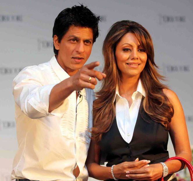 મુંબઈઃ બોલિવૂડના જાણીતા એક્ટર શાહરૂખ ખાનની પત્ની ગૌરી ખાન તેના ઇન્સ્ટાગ્રામ પર શેર કરેલી તસવીર બાદ યૂઝર્સ તેને ટ્રોલ કરવા લાગ્યા. અનેક યૂઝર્સે તેની આકરી ટીકા કરી છે.