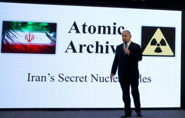 ઈરાન સાથે પરમાણુ સમજૂતીથી અલગ થયા પછી ટ્રમ્પે ફ્રાંસના રાષ્ટ્રપતિ ઈમૈનુઅલ મેક્રોં સાથે પશ્ચિમ એશિયામાં શાંતિ અને સ્થિરતાના મુદ્દે ચર્ચા કરી હતી. વ્હાઈટ હાઉસે આ વિશે નિવેદન જાહેર કરીને માહિતી આપી છે. બંને નેતાઓની ફોન પર થયેલી આ વિશેની ચર્ચામાં પશ્ચિમ એશિયા સાથે જોડાયેલા ઘણાં મહત્વના મુદ્દા ઉપર ચર્ચા કરવામાં આવી હતી.