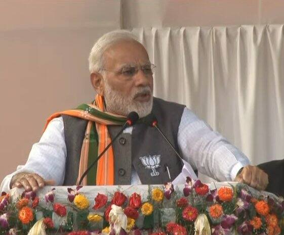   ઉલ્લેખનીય છે કે મંગળવારે કર્નાટક ચૂંટણી માટે રાજ્યમાં પીએમ મોદી અને સોનિયા ગાંધી બન્નેની રેલિયો થઈ હતી. એક રેલી દરમિયાન પીએમ મોદીએ કૉંગ્રેસના રાજ્યમાં કુશાસન પર નિશાન સાધ્યું હતું. બાદમાં સોનિયા ગાંધીએ પોતાની રેલીમાં રાજ્યની સમસ્યાઓનું જવાબદાર કેન્દ્રની ભાજપ સરકારને ગણાવી હતી. 