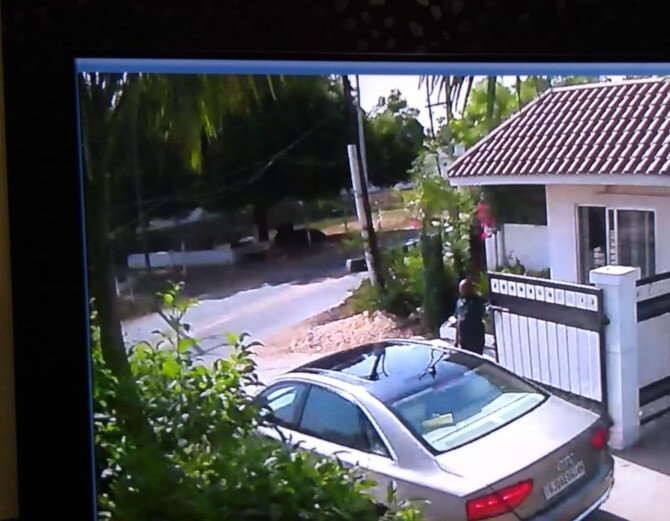 ઔડી કાર ચોરીની પોલીસ ફરિયાદ થતાં શ્રીકાંત ફફડી ઉઠ્યો હતો. બીજા જ દિવસે તે હોસ્પિટલમાં દાખલ થઇ ગયો હતો. પોલીસે તેને પૂછતાછ માટે બોલાવતા હોસ્પિટલમાં હોવાનું કહેતો હતો. આખરે અન્ય સાગરિતોને પકડ્યા બાદ શ્રીકાંતની પણ ધરપકડ કરી લીધી હતી. શ્રીકાંતે ઔડીનો ટેસ્ટ ડ્રાઇવ પણ લીધો હતો.