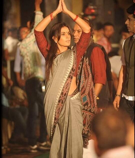 ત્યારબાદ રિચાએ વધુ એક ટ્વિટ કરતા લખ્યું, 'પ્રિય બેરોજગાર, દસ રૂપિયાના ટ્રોલ, હું તમને યાદ અપાવું કે તમે બધા એક જેવા છો. અને મારી સાથે આ કરવાનું ન વિચારો. મે ગાળો આપનારાઓનો ઠેકો નથી લીધો. તમામ ગાળો એકદમ ખોટી છે અને ખૂબ જ ડરાવની પણ' 