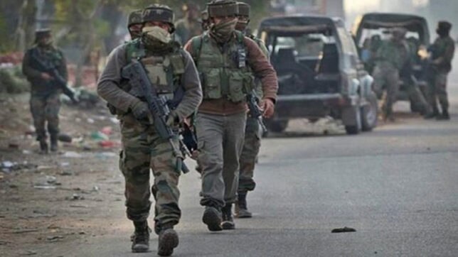 Jammu kashmir terrorist attack on police post one martyr શ્રીનગર: બડગામમાં પોલીસ ચોકી પર આતંકી હુમલો, પોલીસકર્મી શહીદ