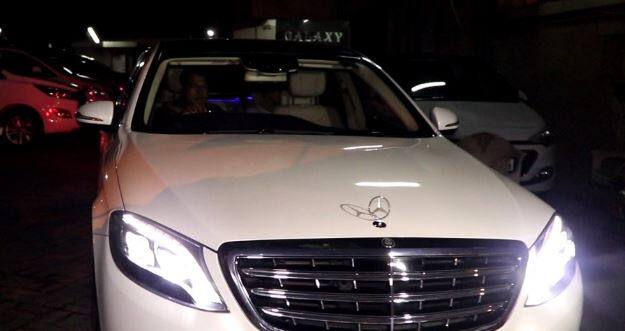  જેકલીનના પ્રવક્તાએ આ અહેવાલની પુષ્ટિ કરતા કહ્યું કે, હાં આવી ઘટના બની છે. રિક્ષા ડ્રાઈવર નશામાં હતો. અમે જલ્દી જ ઓફિશિયલ નિવેદન જારી કરીશું. અમે બધા ઠીક છીએ. પોલીસ આવી અને મામલો ઉકેલાઈ ગયો.