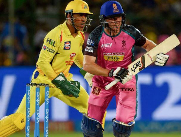 આઈપીએલમાં સૌથી વધારે અડધી સદી ફટકારવાનો રેકોર્ડ વીરેન્દ્ર સેહવાગના નામે છે. સેહવાગે 2012માં દિલ્હી વતી રમતા સતત 5 મેચમાં અડધી સદી ફટકારી હતી. સહેવાગે તે સીઝનમાં 16 મેચમાં 495 રન બનાવ્યા હતા.