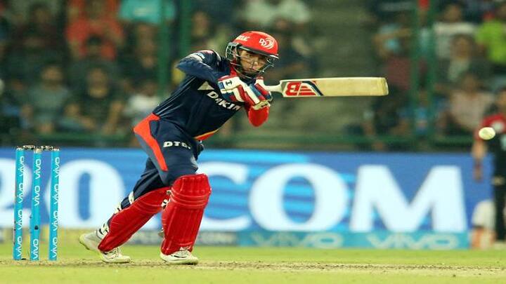  રોયલ ચેલેન્જર બેંગલુરુએ ટોસ જીતી પ્રથમ બેટિંગ માટે દિલ્હીને આમંત્રણ આપ્યું હતું. બેંગલુરુએ પ્રથમ બેટિંગ કરતા 20 ઓવરમાં 4 વિકેટ ગુમાવી 181 રન બનાવ્યા હતા. અને જીત માટે 182 રનનો ટાર્ગેટ આપ્યો છે. રુષભ પંતે આક્રમક બેટિંગ કરી 61 રન અભિશેષ શર્માએ 46 રન બનાવ્યા હતા.