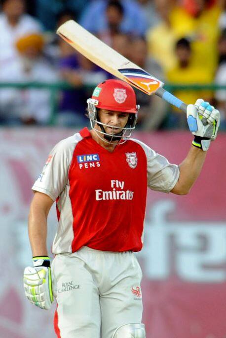 ગિલક્રિસ્ટ અને શેન વોર્ન કેપ્ટન તરીકે 7 વખત ઝીરો પર આઉટ થઈ ચુક્યા છે.જો રોહિત શર્મા વધુ એક વખત ઝીરો પર આઉટ થશે તો તેના નામે અણગમતો રેકોર્ડ નોંધાઈ જશે.