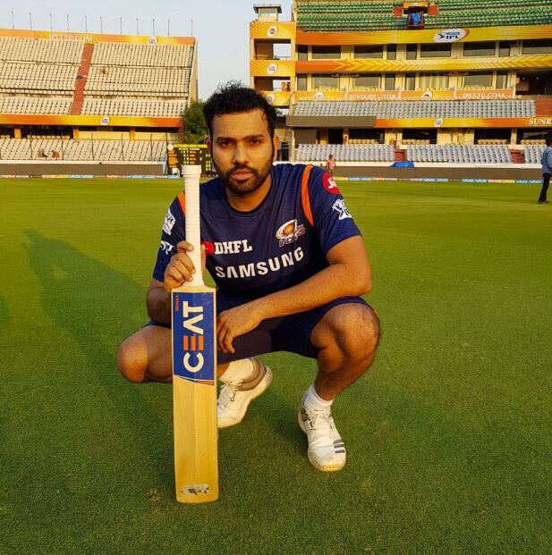 રોહિત શર્મા આ ગોલ્ડન ડકની સાથે જ આઈપીએલ ઈતિહાસમાં સૌથી વખત ઝીરો પર આઉટ થનારો બીજો કેપ્ટન બની ગયો છે. રોહિત શર્મા આઈપીએલમાં કેપ્ટન તરીકે 7 વખત ઝો પર આઉટ થયો છે.