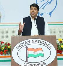 લોકસભા ચૂંટણી પહેલા ગુજરાત કોંગ્રેસના IT સેલના વડાને કરાયા રવાના, જાણો વિગત