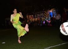 સાડી પહેરીને ફૂટબોલ રમતી નજરે પડી આ એક્ટ્રેસ, છે જાણીતા ક્રિકેટરની પત્ની