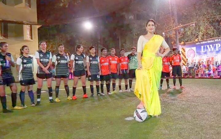 ફિલ્મમાં સાગરિકા લીડ રોલમાં છે. જેમાં તેને સાડી પહેરીને ફૂટબોલ રમતી જોઈ શકાશે. ફિલ્મની કહાની મધ્યમવર્ગીય ગૃહિણીઓની રાહમાં આવતાં વિઘ્નો અને ઉપલબ્ધિઓ દર્શાવે છે.