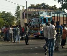 પંચમહાલઃ ટ્રકે એક્ટિવા સાથે એક જ પરિવારના ત્રણને કચડી નાંખ્યા, પતિ-પત્ની અને બાળકના મોતથી અરેરાટી