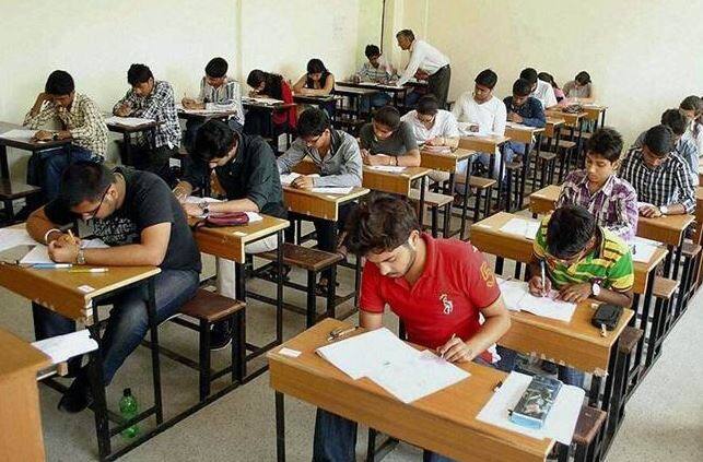 મધ્ય પ્રદેશમાં 'રૂક જાના નહીં યોજના' હેઠળ નાપાસ થયેલા વિદ્યાર્થીઓ ફરી ફોર્મ ભરીને પોતાનું સ્ટડી સમયસર પૂરું કરી શકે છે. તેની પરીક્ષા 20 જૂનથી શરૂ થશે.