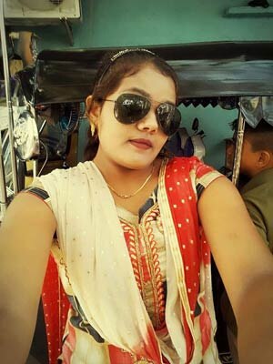 યુવતીના પિતા રજાક મોદીએ પીએસઆઇ પરમાર અને આર.કે. સાનીયા સહિતના પોલીસકર્મીઓ સામે માર મારતાં આશિયાનાએ પોલીસ સ્ટેશનના મેદાનમાં ઝેરી દવા પીધી હોવાની રજૂઆત કરી હતી. આ અંગે પોલીસે જાણવાજોગ નોંધ કરી હતી. જેની તપાસ સીપીઆઇ ડી.પી. સોલંકી ચલાવી રહ્યા છે.