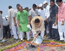 મુખ્યમંત્રી વિજય રૂપાણીએ ટોચના અધિકારીઓને કેમ મિટિંગમાં જ કેમ તતડાવી નાખ્યાં? જાણો વિગત