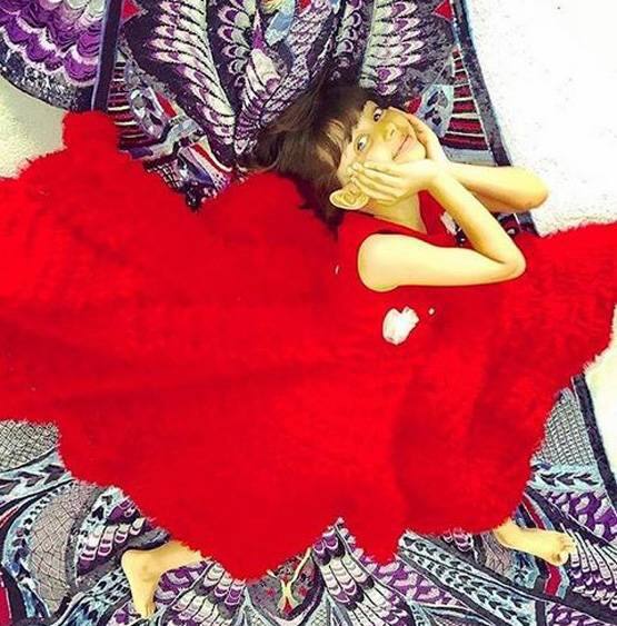 એક ચાહકે જવાબ આપતા લખ્યું કે, મા-દીકરીના પ્રેમને આવી રીતે ટ્રોલ કરવો એ નીચ હરકત છે. આ તમારી હલકી માનસિકતા દર્શાવે છે.