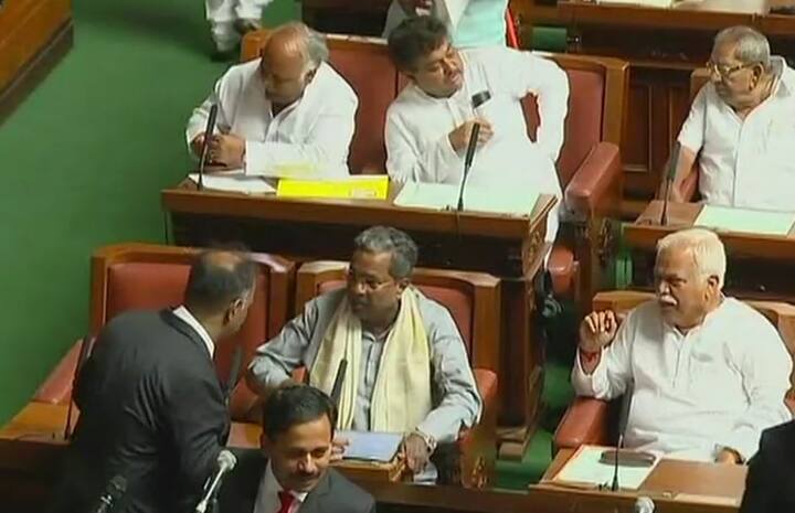 હાલ બીજેપી પાસે 104 ધારાસભ્યો છે અને તેમને બહુમત માટે 112 ધારાસભ્યોની જરૂર છે. કોંગ્રેસ પાસે 78 અને જેડીએસ પાસે 38 મળીને કુલ 116 ધારાસભ્યો છે. આ સિવાય કોંગ્રેસના દોવો છે કે, 2 અપક્ષના ધારાસભ્યો તેમના સમર્થનમાં છે.