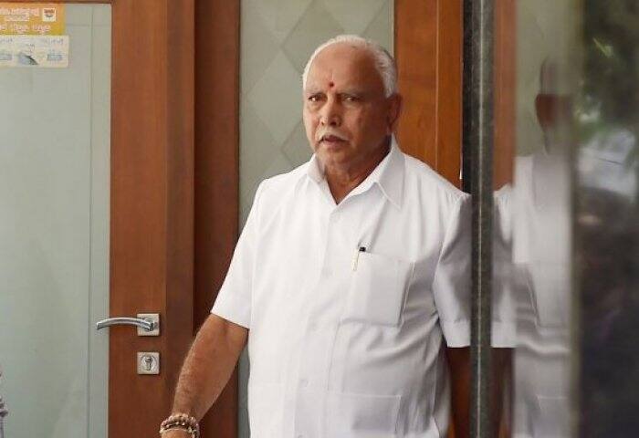 યેદુરપ્પાએ કહ્યુ કે, અમે 40 બેઠકો પરથી 104 બેઠકો પર પહોંચ્યા છીએ. કર્ણાટકની જનતાએ સિદ્ધારમૈયા વિરુદ્ધમાં મતદાન કર્યું. ચૂંટણી અગાઉ કોગ્રેસ અને જેડીએસ એકબીજાના વિરોધમાં મતદાન કર્યું. સિદ્ધારમૈયાએ કહ્યું કે, હું મારા પિતાની કસમ ખાઇને કહું છું કે કુમાર સ્વામીને મુખ્યમંત્રી નહીં બનવા દઉં.