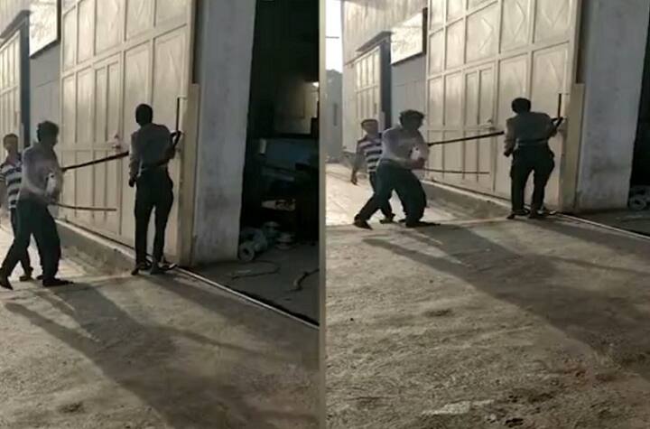  પોલીસે હત્યા અને એટ્રોસીટી સહિતની કલમ હેઠળ ગુનો નોંધી આરોપીઓની શોધખોળ શરૂ કરી હતી. મૃતકના મામાના પુત્ર શંકરભાઇ દેવજીભાઇ ચાવડાએ જણાવ્યું હતું કે, મુકેશભાઇની હત્યાથી તેનો પરિવાર નોંધારો થઇ ગયો છે, સરકાર મૃતકના પરિવારજનોને આર્થિક સહાય તેમજ સરકારી મદદ નહી કરે ત્યાં સુધી લાશ સંભાળવામાં આવશે નહી.