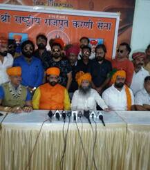 વજુભાઇને જેમ-તેમ બોલનારા કોંગી નેતા હાથમાં આવશે તો મોં કાળુ કરી જૂતાનો હાર પહેરાવીશુઃ કરાણી સેના