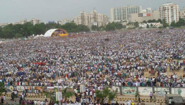 પાટીદાર અનામત આંદોલન મુદ્દે જીએમડીસી ગ્રાઉન્ડ ખાતે યોજાયેલી રેલી બાદ સમગ્ર રાજ્યમાં હિંસા ભડકી હતી તે માટે પોલીસ કમિશનર સહિતના અધિકારીઓ જ જવાબદાર હોવાનો મુદ્દો ઉઠાવી કોર્ટમાં ફરિયાદ થઇ હતી. જેમાં જતિન પટેલ નામના સાક્ષીએ જુબાની આપતા જણાવ્યું હતું કે, રામોલના પીએસઆઇ પારગીની ગોળી મારી નજર સામે સિદ્ધાર્થને વાગી હતી અને તેનું મોત થયું હતું.