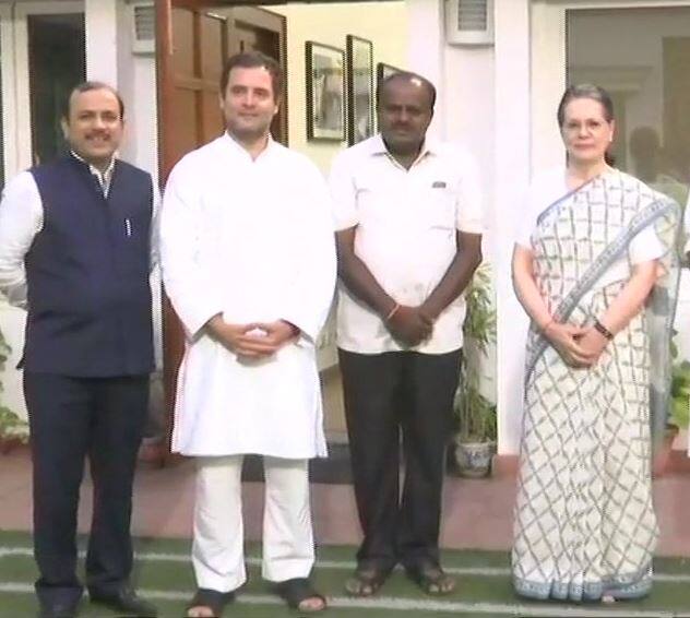 કુમારસ્વામીનો શપથ ગ્રહણ 23મે ના યોજાશે, હાલ શપથગ્રહણના સમય અને સ્થળની કોઈ સ્પષ્ટતા નથી થઈ. 