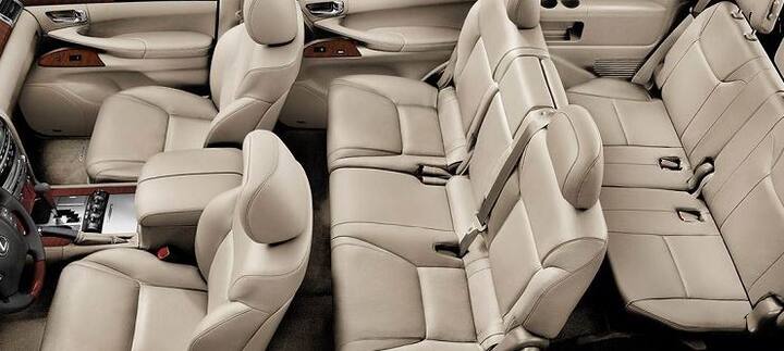 Lexus LX 570 સેવન સીટર એસયુવી છે. જેની થર્ડ રો ફોલ્ડ થઈ શકે છે. Lexus LX 570માં 5.7 લીટર એન્જિન આપવામાં આવ્યું છે. જે 62bhpનો પાવર અને 530Nmનો ટોર્ક જનરેટ કરે છે. 