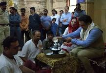 બોલિવૂડના સ્ટાર એક્ટરે સોમનાથ મંદિરમાં કરી  પુત્રી સાથે પૂજા, જુઓ તસવીરો