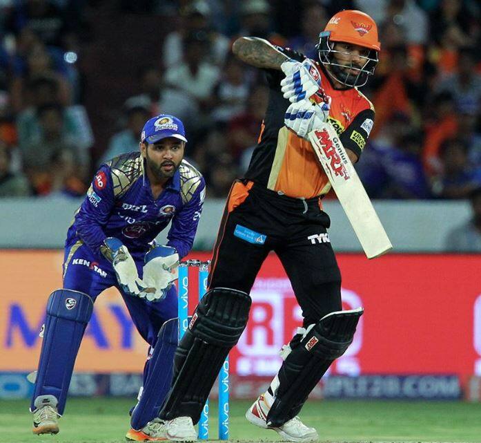 મંગળવારની મેચ પહેલા ધવન ગત વર્ષે કોલકાતા નાઇટ રાઇડર્સ સામે પ્લેઓફ મુકાબલામાં રમ્યો હતો. જેમાં તેણે 11 રન બનાવ્યા હતા.