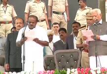 એચડી કુમારસ્વામી બીજી વખત બન્યા કર્ણાટકના મુખ્યમંત્રી, મંચ પર વિપક્ષી નેતાઓનો જમાવડો