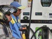 પેટ્રોલના વધેલા ભાવ સામે જર્મનીના લોકોએ કર્યો હતો આ રીતે વિરોધ, સરકારે ઝૂકવું પડ્યું અને રાતોરાત ઘટ્યા હતા ભાવ, જાણો વિગતે