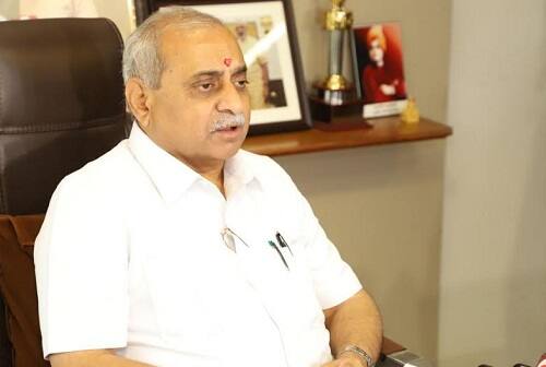 શુક્રવારે સાંજે ગાંધીનગર ખાતે મળેલી આ બેઠકમાં કયા મુદ્દે બેઠક હતી તે અંગેનો કોઈ એજન્ડા હજુ સુધી જાણવા મળી શક્યો નથી. જોકે વાઘેલા જૂથના સભ્યોની આ બેઠક મળતાની સાથે ગુજરાતના રાજકારણમાં ફરીથી સળવળાટ થતાં ગરમાવો આવી ગયો છે. 