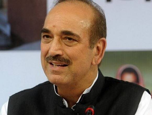 પક્ષના વરિષ્ઠ નેતા ગુલામ નબી આઝાદે કહ્યું રાષ્ટ્રીય સુરક્ષાને લઈ વડાપ્રધાને ચૂંટણીમાં અનેક વાતો કરી હતી. તેનો તેમને ફાયદો પણ થયો, પરંતુ આજે રાષ્ટ્રીય સુરક્ષાની શું હાલત છે ? મોદી સરકારમાં કોઈપણ સુરક્ષિત નથી. ડોકલામમાં શું થયું, બધાને ખબર છે, જે બાદ પણ પીએમ ચીનના પ્રવાસે ગયા. ભ્રષ્ટાચારને લઈ મોદીએ મોટી મોટી વાતો કરી હતી. બ્લેક મની પરત ન લાવી શક્યા પરંતુ સફેદ નાણું બહાર મોકલી દીધું. નીરવ મોદી, વિજય માલ્યા જેવા લોકો દ્વારા હજારો કરોડો રૂપિયા બહાર મોકલી દીધા.