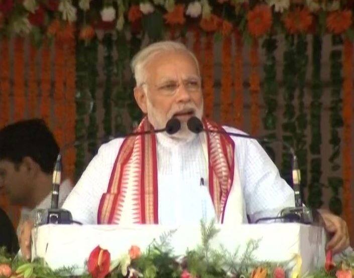 ગરીબોનું કલ્યાણ કરવું એનડીએ સરકારનું કર્તવ્ય છે. આપણો દેશ નિરાશામાંથી આશા તરફ અને કાળા નાણાથી જનધન તરફ થઈ રહ્યો છે. અમે જનતાનો વિશ્વાસ અને જનતાનો મત બંને જીત્યા છે. બીજેપીની સરકાર તમારા વિશ્વાસથી બની છે. ભાજપ ખરા અર્થમાં પંચાયતથી પાર્લામેન્ટ સુધીની પાર્ટી બની.