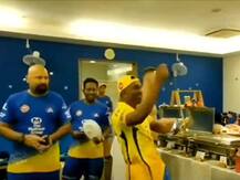 IPL જીત્યા બાદ CSK પ્લેયર્સે કર્યું જબરદસ્ત સેલિબ્રેશન, બ્રાવોએ ડાન્સ કર્યો તો ભજ્જીએ ઉપાડી ટ્રૉફી, જુઓ તસવીરો
