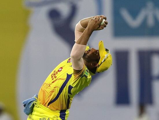 રવિવારે હૈદરાબાદ અને ચેન્નઈ વચ્ચે આઈપીએલની ફાઈનલ મેચ રમાઈ હતી જેમાં ચેન્નઈનો વિજય થયો હતો. જોકે આ મેચમાં સુરેશ રૈનાએ બેસ્ટ કેચ પકડ્યો હતો જેના માટે તેને પ્રાઈઝમની તરીકે 10 લાખ રૂપિયાનું ઈનામ આપવામાં આવ્યું હતું. 