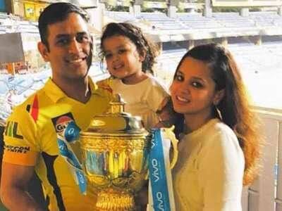 નોંધનીય છે કે, મેચ બાદ જીવા ઘણાં સમય સુધી મેદાન પર અન્ય બાળકો સાથે રમતી જોવા મળી હતી. મેચમાં સનરાઈઝર્સ હૈદ્રાબાદે 20 ઓવરમાં 6 વિકેટ પર 178 રન બનાવ્યા. જવાબમાં ચેન્નઈએ 18.3 ઓવરમાં માત્ર 2 વિકેટ ખોઈને ટાર્ગેટ મેળવ્યો હતો. વોટ્સને 57 બોલમાં 117 રન ફટકાર્યા હતા. તેમને મેન ઓફ ધ મેચ આપવામાં આવ્યો હતો.