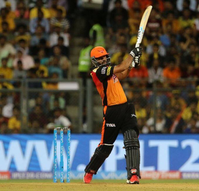 રવિવારે ચેન્નાઈ સુપર કિંગ્સ સામે પઠાણ 25 બોલમાં 45 રન બનાવી અણનમ રહ્યો હતો. જેના કારણે સનરાઇઝર્સ હૈદરાબાદ 178 રનનો સ્કોર બનાવી શકી હતી, પરંતુ ચેન્નાઈના બેટ્સમેન શેન વોટ્સને સદી ફટકારી ધોનીની ટીમને વિજેતા બનાવતાં ઇતિહાસ રચાઈ શક્યો નહોતો.