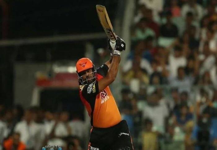 આ વખતે આ ખેલાડી સનરાઇઝર્સ હૈદરાબાદ વતી રમતો હોવાથી તે ચેન્નાઈ પર ભારે પડશે તેમ લાગતું હતું, પરંતુ આ વખતે એમ ન થયું અને વોટ્સનની સદીની સદદથી ધોની સેના વિજેતા બની.