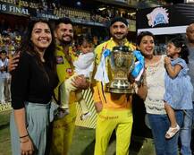 IPL 2018 ફાઈનલ પછી ક્રિકેટરોએ સંતાનો સાથે માણી હળવાશની પળો, જુઓ તસવીરો