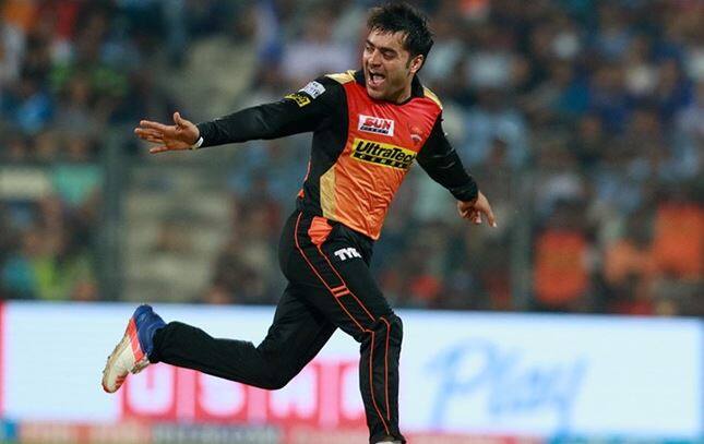 આ ટીમમાં ભારત વતી દિનેશ કાર્તિક પણ સામેલ છે. વર્લ્ડ ઇલેવનમાં ભારત, ઇંગ્લેન્ડ, ન્યૂઝીલેન્ડ અને પાકિસ્તાનના 2-2 તથા અફઘાનિસ્તાન, બાંગ્લાદેશ, નેપાળ અને શ્રીલંકાનો 1-1 ખેલાડી સામેલ કરવામાં આવ્યા છે.