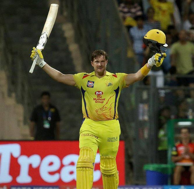 શેન વોટ્સન આઈપીએલ 2018માં અગાઉ પણ સદી ફટકારી ચૂક્યો હતો. પરંતુ ફાઇનલમાં સદી ફટકારવી હંમેશા ખાસ હોય છે. આ પહેલા આઈપીએલ ઇતિહાસમાં માત્ર રિદ્ધિમાન સાહા જ સદી લગાવી શક્યો હતો. આ રીતે આઈપીએલ ફાઇનલમાં સદી લગાવનાર તે પ્રથમ વિદેશી ખેલાડી છે. ફાઇનલમાં 10 બોલ સુધી ખાતું ન ખોલાવી શકનાર વોટ્સન તે બાદ એવો ખિલ્યો કે 57 બોલમાં 11 ચોગ્ગા અને 8 છગ્ગાની મદદથી 117 રનની અણનમ ઇનિંગ રમીને ચેન્નાઈને ત્રીજી વખત ખિતાબ જીતાડ્યો. તેની ઇનિંગ જોઈ કેપ્ટન ધોની ખુદ હેરાન થઈ ગયો હતો. 