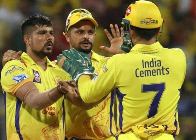 કર્ણ શર્માને આ વખતેની હરાજીમાં CSKની ફ્રેન્ચાઈઝીએ 5 કરોડ રૂપિયામાં ખરીદ્યો હતો. કર્ણ આ સીઝનમાં માત્ર 6 જ મેચો રમી જેમાં ફાઈનલ પણ શામેલ હતી. તેણે આ દરમિયાન 4 જ વિકેટ લીધી પણ ધોનીએ તેના પર વિશ્વાસ ટકાવી રાખ્યો.